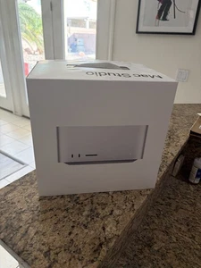 Apple Mac Studio M1 Max 10-Core 32GB RAM 512GB Drive - Picture 1 of 3
