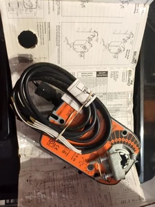 Attuatore ammortizzatore ritorno molla Belimo LF120-S sistema HVAC parte motore US temperatura aria - Foto 1 di 5