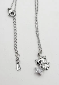 Collar con dije de Hello Kitty de plata de ley 925 de Sanrio - Imagen 1 de 4