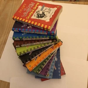 Set Of 12 :Diary Of A Wimpy Kid - Picture 1 of 16