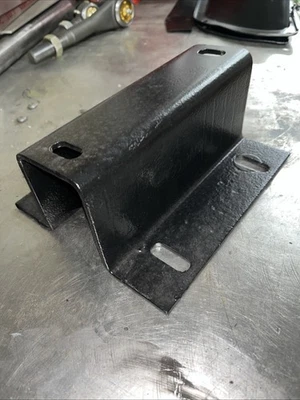 Soporte de soporte del eje de transmisión trasero Cummins 1989-1993 Dodge Truck W250 W350 Foto 1 de 3