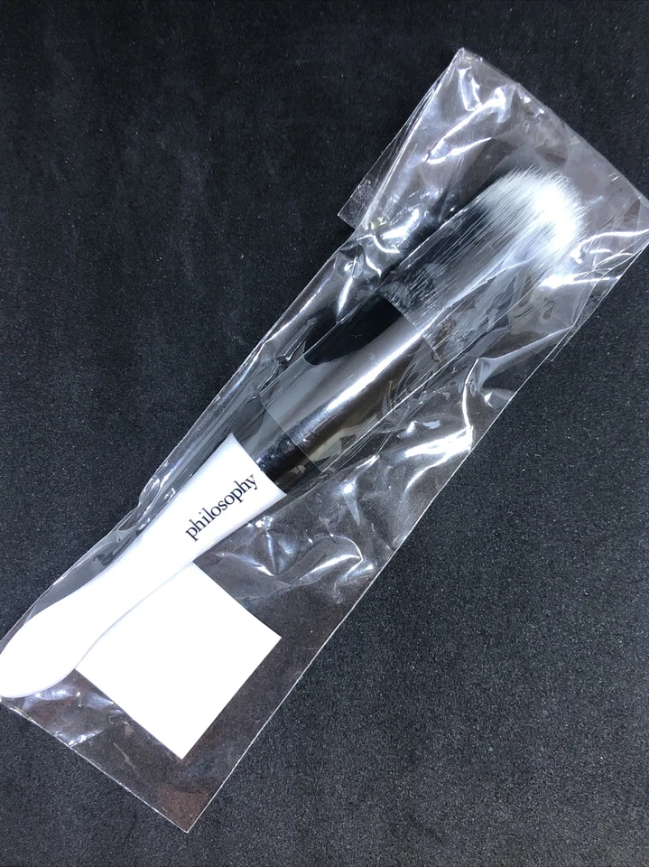 Philosophy Skin Tint Complexion Brush - Brand New.  - Imagem 1 de 1
