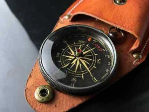 Handmade Brass Pocket Compass with Antique Black and Leather Case - Picture 1 of 6