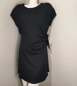 See You Monday Damen schwarzes Kleid/Badedecke seitlich zum Binden Gr. L neu mit Etikett - Bild 1 von 3