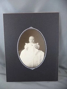 Antique B&W Photo Adorable Baby Wearing White Gown Christening - Bild 1 von 2