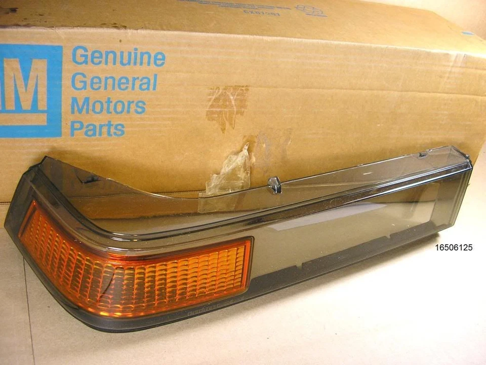 Pontiac 6000 1986 1988 NOS lámpara trasera lente derecha, 16506125 Foto 1 de 1
