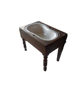 Ancien meuble de toilette en bois avec cuvette émaillée – meuble pot de chambre  - Photo 1/4