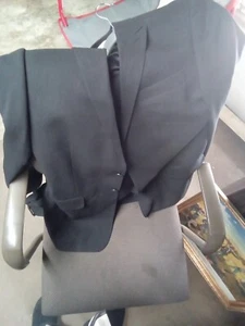 Kenneth Cole Reaction 42R Skinny Fit Black Suit Jacket And 35W Pants WPL8709 - Picture 1 of 6