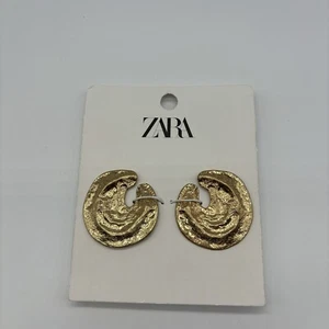 ZARA NEW WOMAN SS24 GOLDEN TEXTURED EARRINGS REF:4548/025 - Picture 1 of 2