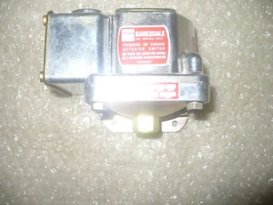 Interruptor de presión accionado Delaval Barksdale D1T-A3 - Imagen 1 de 3
