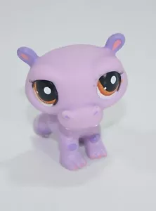 Figura hipopótamo de juguete púrpura lavanda Littlest Pet Shop #1449 con ojos marrones 2008 - Imagen 1 de 4