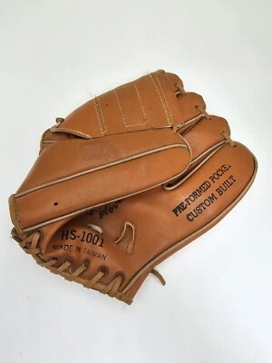 Old Small Baseball Glove - Professional Baseball Glove HS-1001 - Taiwan - Image 1 of 4