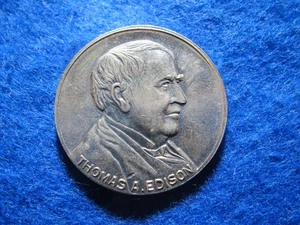 1847 - 1947 Thomas A. Edison - Commemorative Medal - Picture 1 of 2