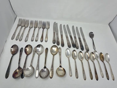 Лот из 33 посеребренных бордовых столовых приборов для шампанского William Rogers - Изображение 1 из 4
