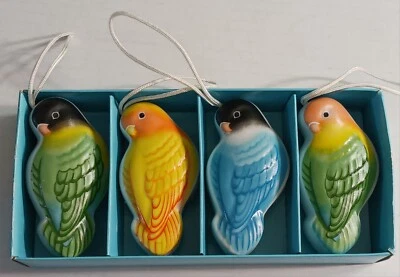 Juego de 4 adornos vintage para pájaros Neiman Marcus Pomander hechos en Japón años 50 o 60 Foto 1 de 4