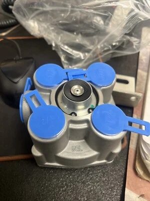 R12 Relay valve.  OE# 102626, 102626N Foto 1 de 3