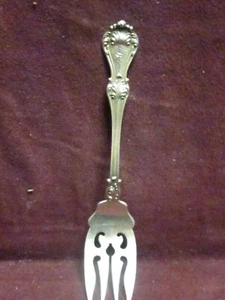 Sterling Roger Williams Mount Vernon CORINTHIAN SALAD FORK 6 1/8" 31g mono S - Picture 1 of 6