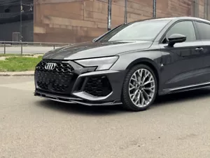 Parachoques delantero negro brillante alerón faldón divisor cenefa para Audi RS3 8Y - Imagen 1 de 7