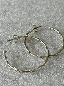 Vintage Damen Runde Silberfarbene Creolen Ohrringe Schmetterling Verschluss Schmuck - Bild 1 von 5