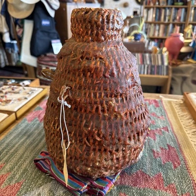 Genuine Native American Indian Apache Pitched Water Bottle Water Vessel - Image 1 of 4