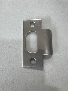 SCHLAGE 10-001 118 626 T-Strike, Esquina Cuadrada, Cromo Satinado 5YFF4 - Imagen 1 de 3