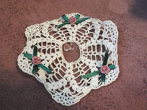 Beautiful Collectible Crocheted Doily Sun Catcher 7 1/2 Inch Heart NICE - Picture 1 of 2