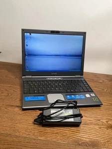 SONY VAIO VGN-SZ1VP/C VINTAGE LAPTOP CORE 2 DUO 1 RAM 120GB HDD Windows XP PRO - Picture 1 of 17