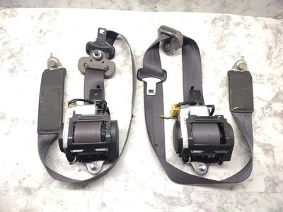 Conjunto de retractor de cinturón de seguridad delantero derecho e izquierdo Honda Pilot 2009-2015 OEM Foto 1 de 3