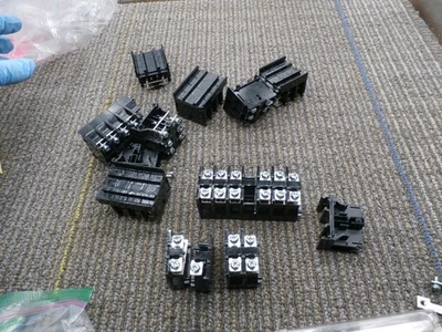IDEC BN30W TERMINAL BLOCK - SET OF 35 - NEW - Image 1 of 2