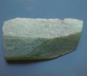 5.54 GRAM GENUINE JADEITE JADE (JAD2/31) Hpakant, Kachin State, Myanmar - Picture 1 of 4