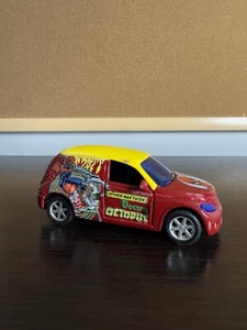 Maisto Diecast Chrysler Panel Cruiser Spider-Man Doctor Octopus Red Yellow 1/39 - Picture 1 of 5