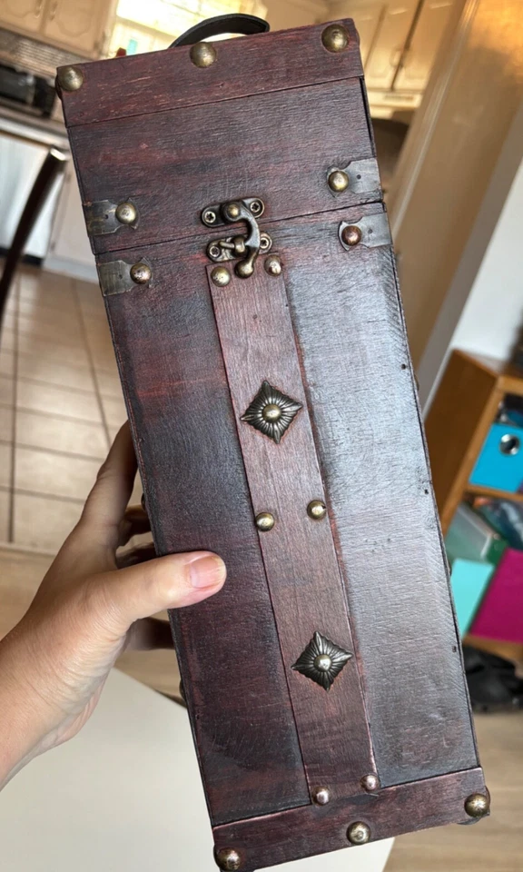 Nueva caja de vino de madera mango de cuero 14,5" de alto detalles de latón bisagra de cierre giratorio Foto 1 de 4