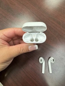 AirPods 2 - Photo 1 sur 9