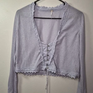 Free People Run With Me Strickjacke mit Spitzenbesatz in Flieder - Bild 1 von 3