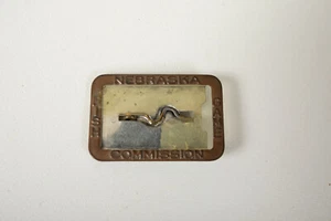 Nebraska Fish Game Commission (B6B) Fishing License Holder Pin On (JSF6) - Picture 1 of 5