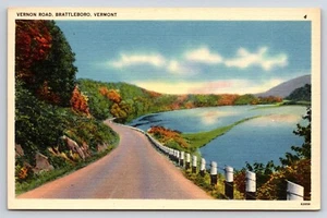 Vernon Road, Brattleboro, Vermont Vintage Leinen Postkarte Herbst Herbst See Szene  - Bild 1 von 2