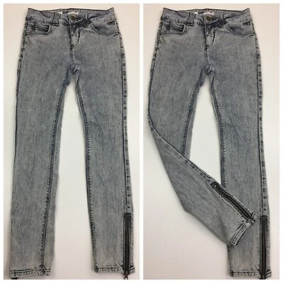 SILENCE & NOISE Urban Outfitters sz 26 Acid Wash High Waist Zip Ankle Twig Jeans - Image 1 of 4