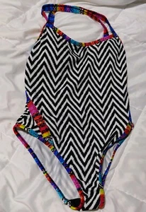 Costume da bagno Beach Betty M OnePiece schiena bassa multicolore nero bianco Chevron nuovo senza etichette - Foto 1 di 9