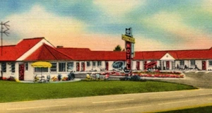 Hollywood Motel New Castle DE Delaware umbrella linen postcard H578 - Picture 1 of 3