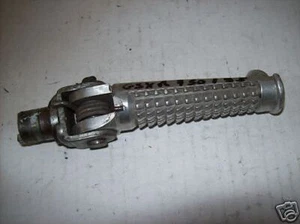 REPOSAPIÉS DELANTERO IZQUIERDO SUZUKI GSXR 750 1995 (Z0927) - Imagen 1 de 1