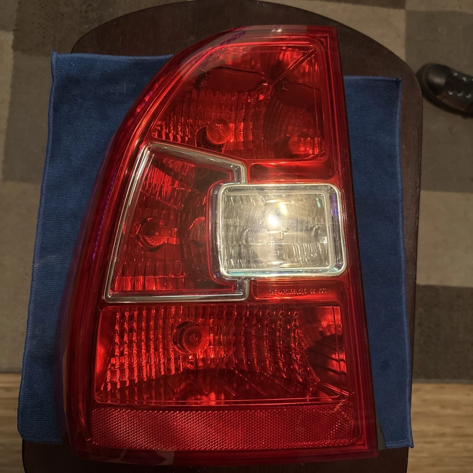 Luz trasera izquierda conductor Kia Sportage 2009-2010 Foto 1 de 4