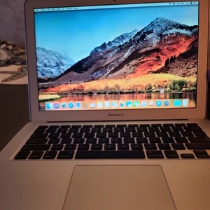 Apple MacBook Air A1369 13,3" - 2,13 GHz intel core duo 2 GB (ottobre 2010) - Usato - Foto 1 di 4
