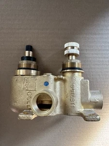 Tableta Vado Altitude 1 toma de corriente, 2 manijas válvula termostática oculta solamente - Imagen 1 de 12