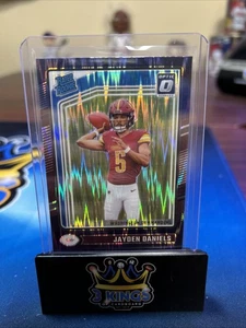 2024 Donruss Optic Jayden Daniels Purple Shock RC - Bild 1 von 2