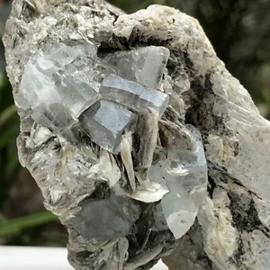 Raro racimo de cristales de aguamarina muestra de espécimen con mica moscovita, 169 gramos - Imagen 1 de 12