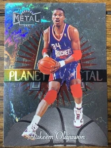 1997-98 Metal Universe Planet Metal #12 Hakeem Olajuwon - Picture 1 of 2