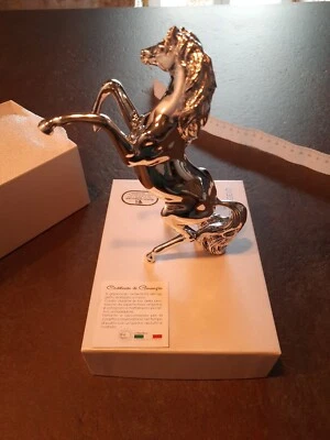 Statua Scultura Cavallino Rampante Ceramica laminata Argento 15cm MADE IN ITALY - Immagine 1 di 2