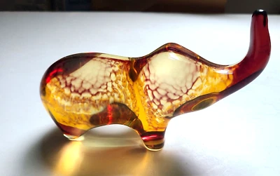 RARE Vintage Palatnik Pal Crackle Lucite Elephant Figurine Sculpture Brazil 2713 - Image 1 of 4