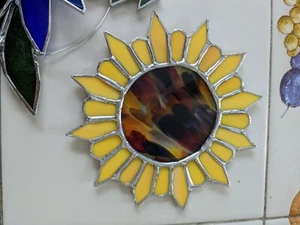 HANDCRAFTED STAINED GLASS SUNCATCHER YELLOW SUNFLOWER - Picture 1 of 3