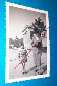 Berlin Nähe Brandenburger Tor ? Gebäude Säulen Laterne Junge 30er 40er Foto 5075 - Bild 1 von 3